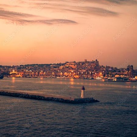 Central Moon Cagliari Vista Mare Екстер'єр фото